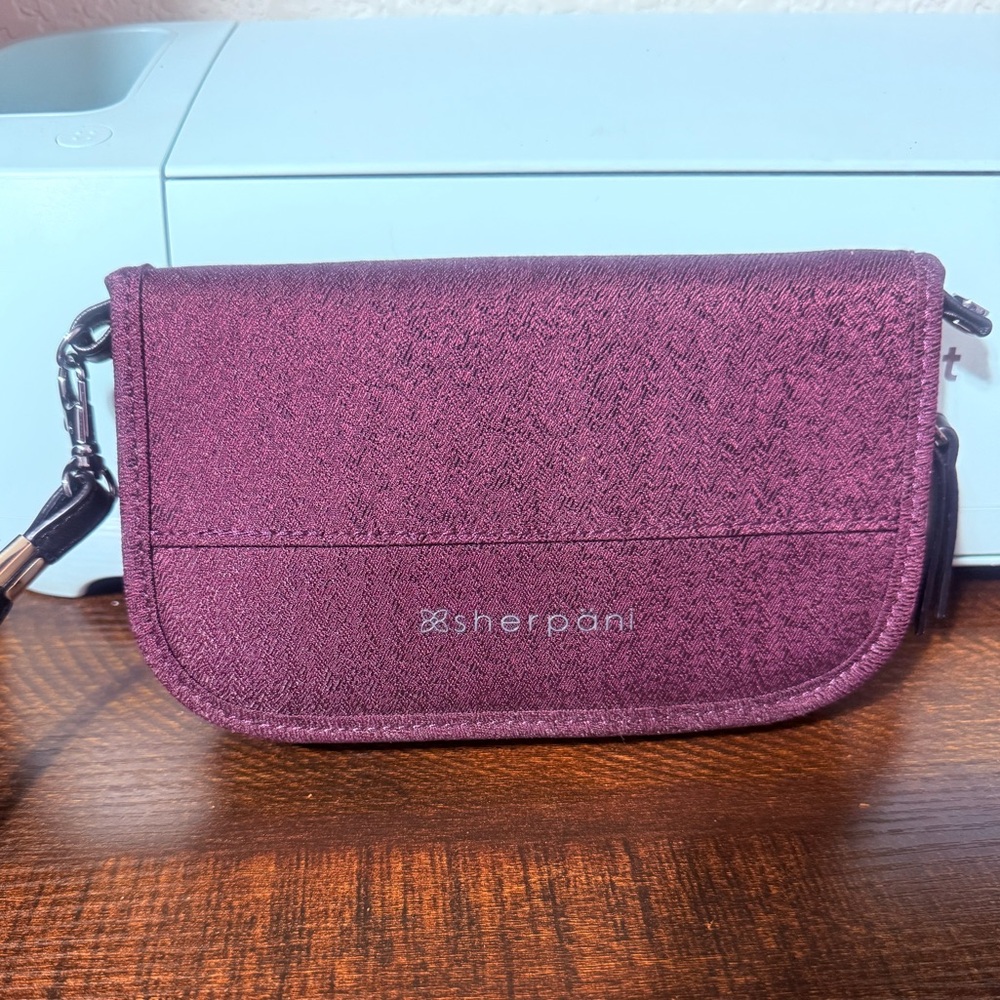 Sherpani Purple Clutch Wristlet